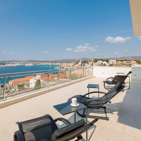 Extra Large Beachfront Luxury