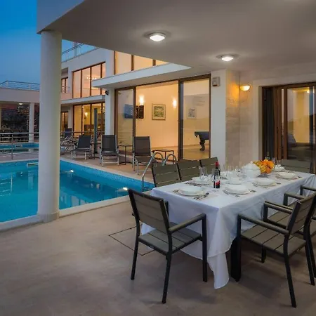 Villa Extra Large Beachfront Luxury Rogoznica (Sibenik-Knin)