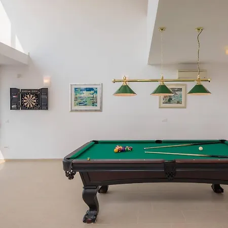 Villa Extra Large Beachfront Luxury
