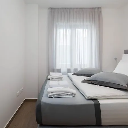 Villa Extra Large Beachfront Luxury *